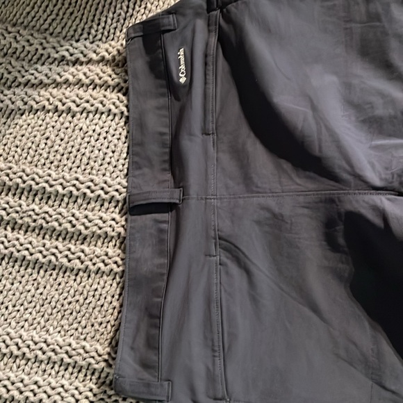 Columbia Women’s Shorts sz 8 - Picture 6 of 8